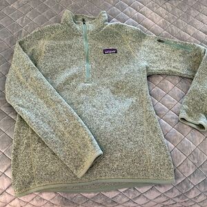 Women’s small green heathered half zip Patagonia